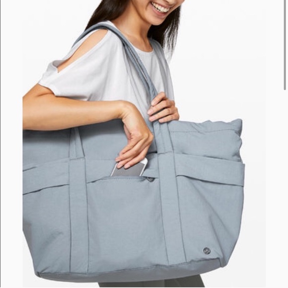 lululemon athletica Handbags - Lululemon On My Level Duffel, Large